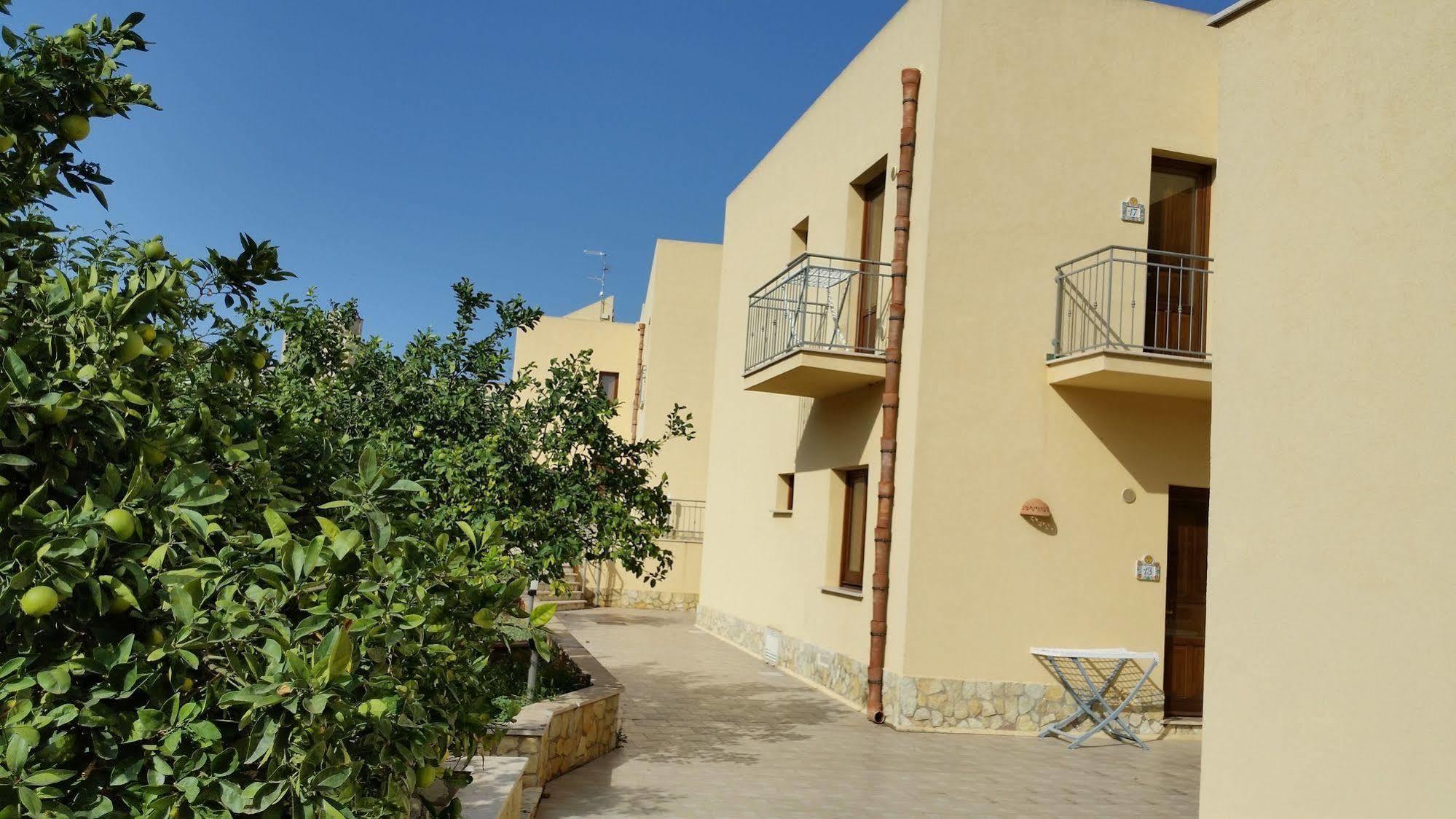 Hotel Al Paradise Сан Вито ло Капо Екстериор снимка